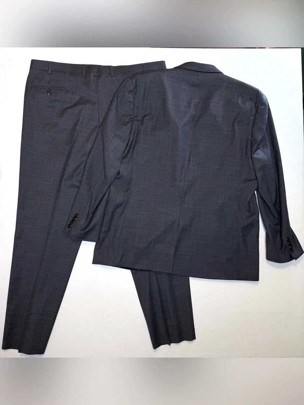 Chaps men’s wool blend suit gray 2-piece size 48R, pants 40x32, 2 button